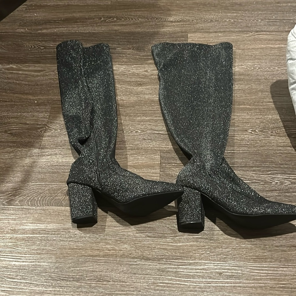 Boots size 12